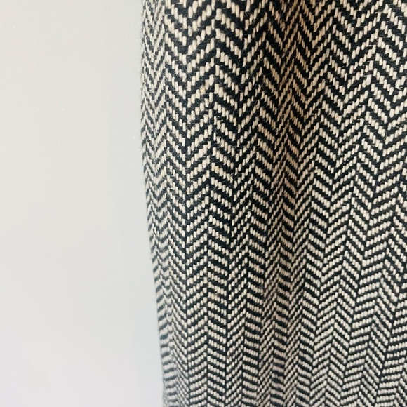 Banana Republic Tweed Sheath Dress - Picture 3 of 9